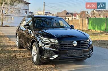 Позашляховик / Кросовер Volkswagen Touareg 2019 в Києві