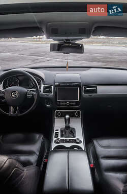 Внедорожник / Кроссовер Volkswagen Touareg 2011 в Кривом Роге