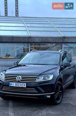 Позашляховик / Кросовер Volkswagen Touareg 2017 в Києві