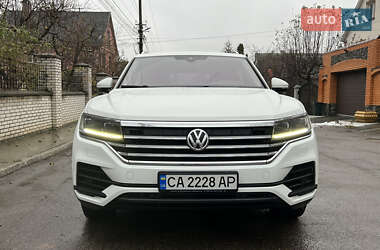 Внедорожник / Кроссовер Volkswagen Touareg 2020 в Киеве