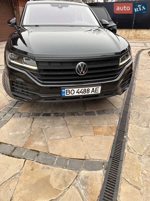 Внедорожник / Кроссовер Volkswagen Touareg 2021 в Тернополе