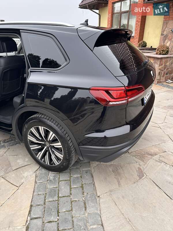 Внедорожник / Кроссовер Volkswagen Touareg 2021 в Тернополе