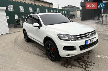 Внедорожник / Кроссовер Volkswagen Touareg 2014 в Черновцах