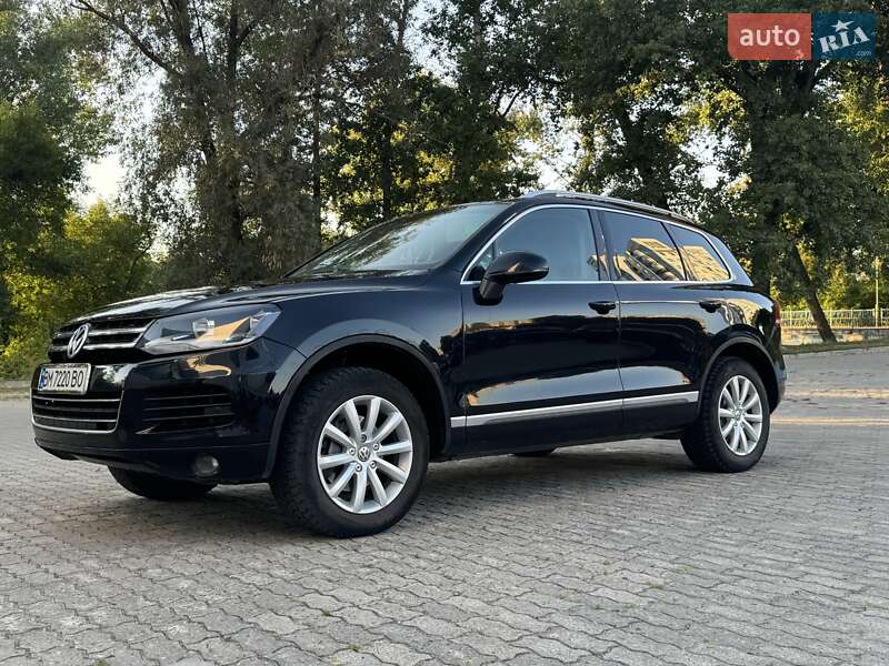 Внедорожник / Кроссовер Volkswagen Touareg 2011 в Сумах