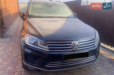 Внедорожник / Кроссовер Volkswagen Touareg 2014 в Херсоне