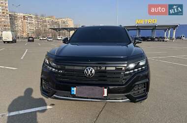 Позашляховик / Кросовер Volkswagen Touareg 2021 в Києві