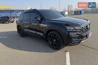 Позашляховик / Кросовер Volkswagen Touareg 2021 в Києві