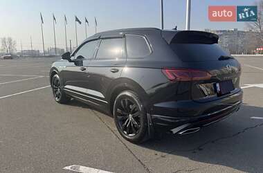 Позашляховик / Кросовер Volkswagen Touareg 2021 в Києві