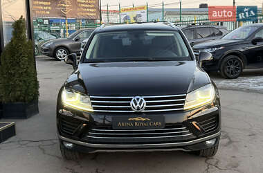 Внедорожник / Кроссовер Volkswagen Touareg 2015 в Харькове