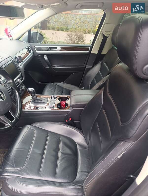 Внедорожник / Кроссовер Volkswagen Touareg 2014 в Виннице