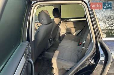 Позашляховик / Кросовер Volkswagen Touareg 2013 в 