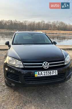 Позашляховик / Кросовер Volkswagen Touareg 2013 в 