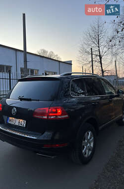 Внедорожник / Кроссовер Volkswagen Touareg 2012 в Луцке