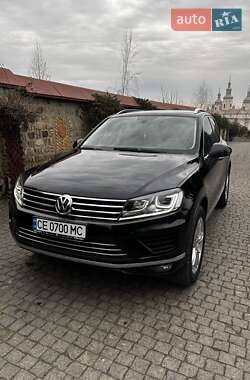 Внедорожник / Кроссовер Volkswagen Touareg 2015 в 