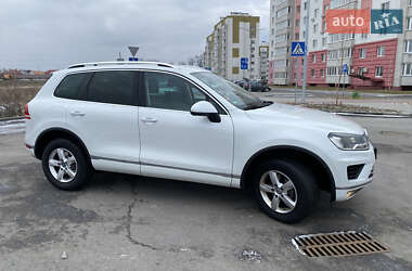 Внедорожник / Кроссовер Volkswagen Touareg 2015 в Виннице