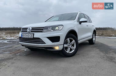 Внедорожник / Кроссовер Volkswagen Touareg 2015 в Виннице