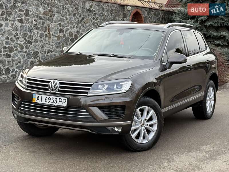 Позашляховик / Кросовер Volkswagen Touareg 2016 в Києві