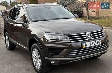 Позашляховик / Кросовер Volkswagen Touareg 2016 в Києві