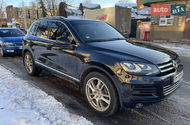 Внедорожник / Кроссовер Volkswagen Touareg 2012 в Конотопе