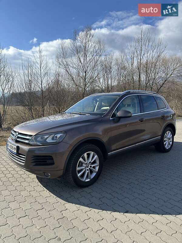 Позашляховик / Кросовер Volkswagen Touareg 2011 в Сваляві