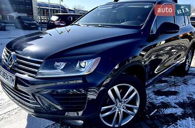 Позашляховик / Кросовер Volkswagen Touareg 2015 в Львові