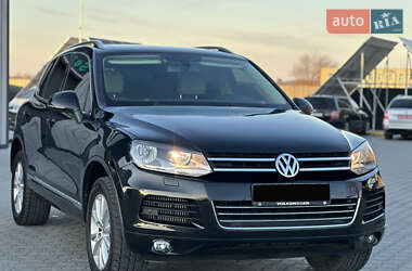 Внедорожник / Кроссовер Volkswagen Touareg 2012 в Владимире