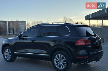 Внедорожник / Кроссовер Volkswagen Touareg 2012 в Владимире