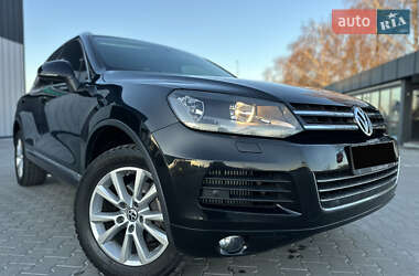 Внедорожник / Кроссовер Volkswagen Touareg 2012 в Владимире