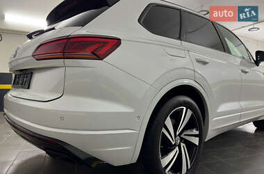 Позашляховик / Кросовер Volkswagen Touareg 2019 в Козятині