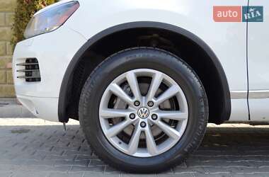 Внедорожник / Кроссовер Volkswagen Touareg 2012 в 