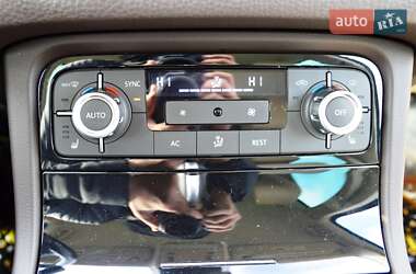 Внедорожник / Кроссовер Volkswagen Touareg 2012 в 