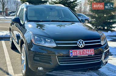 Внедорожник / Кроссовер Volkswagen Touareg 2011 в 