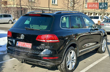 Внедорожник / Кроссовер Volkswagen Touareg 2011 в 