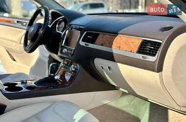 Внедорожник / Кроссовер Volkswagen Touareg 2011 в 