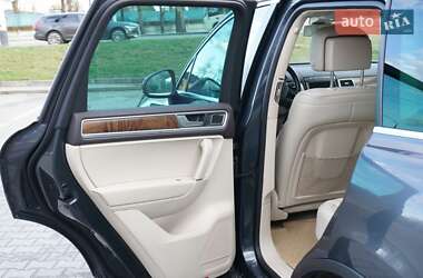 Позашляховик / Кросовер Volkswagen Touareg 2015 в 
