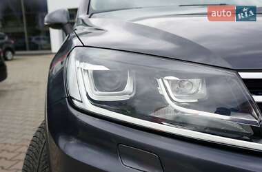 Позашляховик / Кросовер Volkswagen Touareg 2015 в 