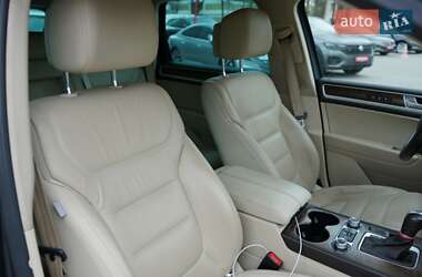 Позашляховик / Кросовер Volkswagen Touareg 2015 в 