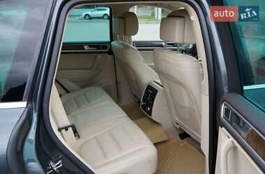 Позашляховик / Кросовер Volkswagen Touareg 2015 в 