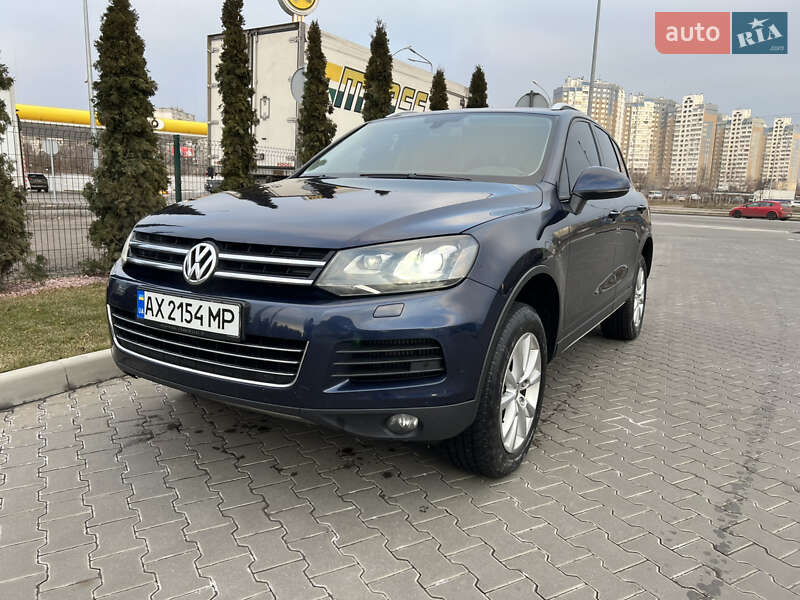 Внедорожник / Кроссовер Volkswagen Touareg 2014 в 