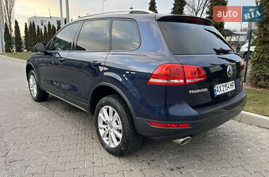 Внедорожник / Кроссовер Volkswagen Touareg 2014 в 