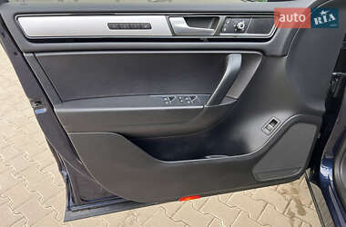 Внедорожник / Кроссовер Volkswagen Touareg 2014 в 
