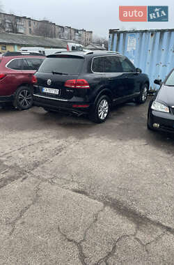 Внедорожник / Кроссовер Volkswagen Touareg 2012 в 