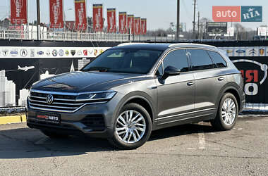 Внедорожник / Кроссовер Volkswagen Touareg 2020 в Киеве