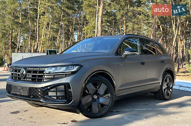 Позашляховик / Кросовер Volkswagen Touareg 2024 в Києві