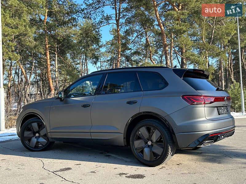 Внедорожник / Кроссовер Volkswagen Touareg 2024 в Киеве