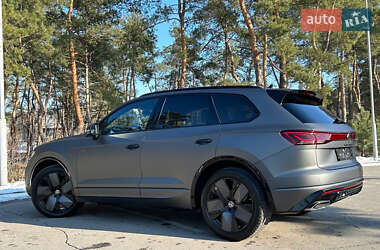 Позашляховик / Кросовер Volkswagen Touareg 2024 в Києві