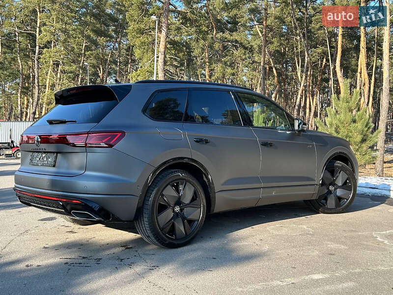 Внедорожник / Кроссовер Volkswagen Touareg 2024 в Киеве