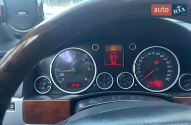 Позашляховик / Кросовер Volkswagen Touareg 2005 в 