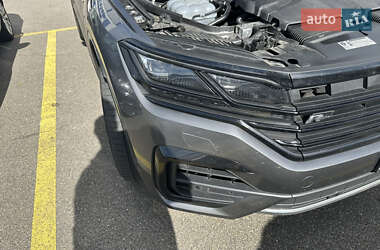 Позашляховик / Кросовер Volkswagen Touareg 2019 в 