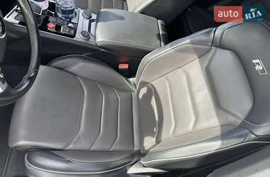 Позашляховик / Кросовер Volkswagen Touareg 2019 в 